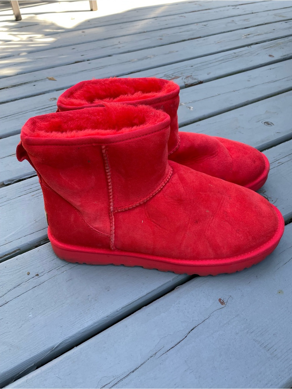 UGG CLASSIC SHORT II Cherry Pie SUEDE SHEEPSKIN WOMEN'S size 10